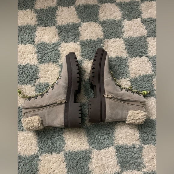 Sole Society Eavan Lace Up Boots Winter Boots Sherpa Gray Green Beige Size 6 M - Picture 12 of 16